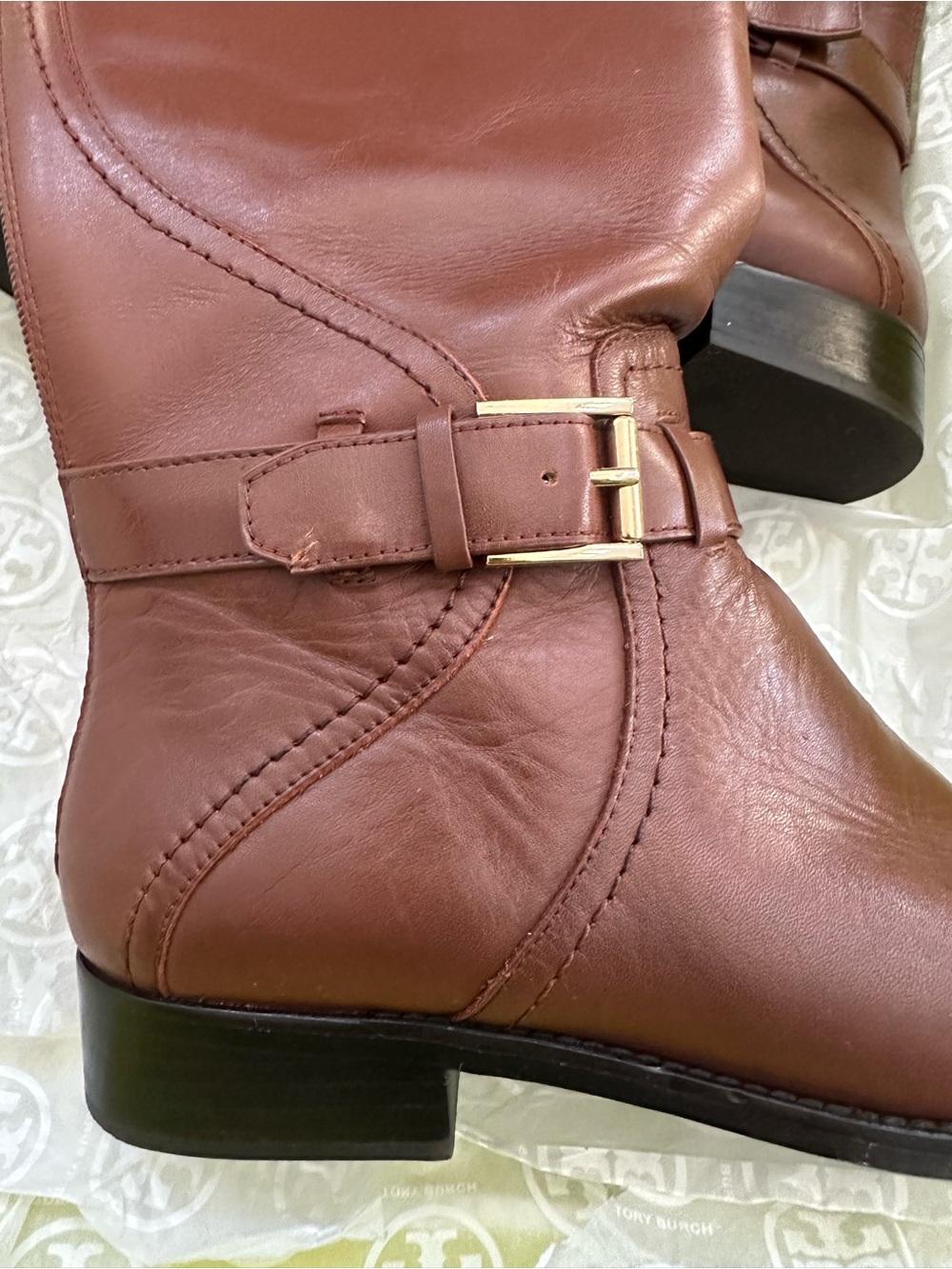 Tory Burch Brown Leather with Gold Logo - Picture 3 of 6